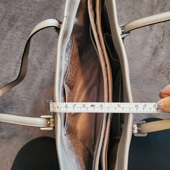 Large Michael Kors Purse - Picture 15 of 15